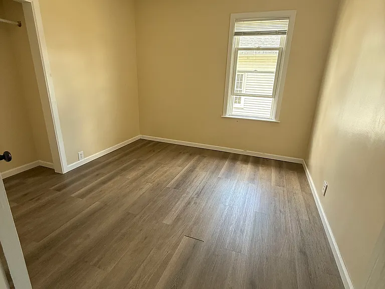 613 Plymouth Pl #1 — Photo 3