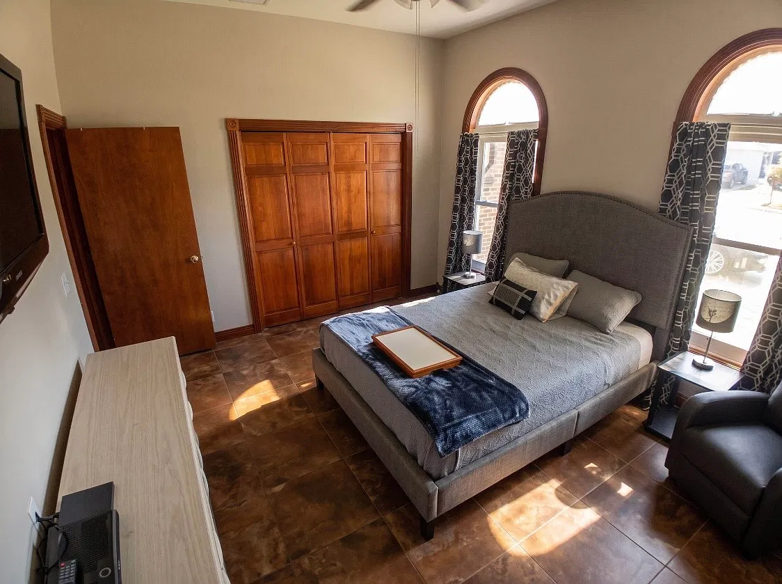 1 bed, 2483 sqft, $1,000 — Photo 3