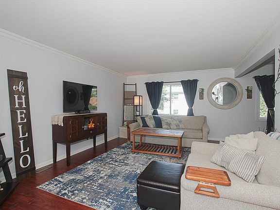 2nd image of 450 Dover Dr