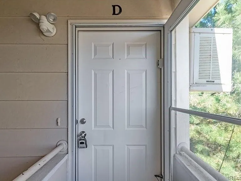892 S Uravan Ct — Photo 3