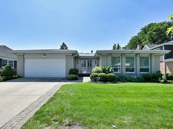 2307 E Sherwood Rd, Arlington Heights, IL 60004
