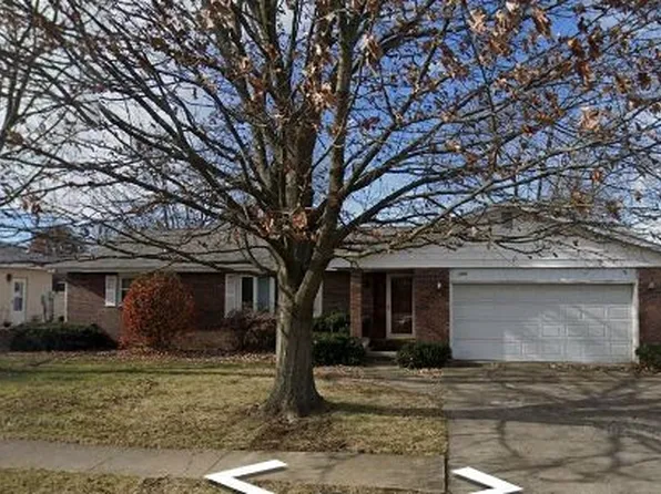 1001 N 31st St, Mattoon, IL 61938