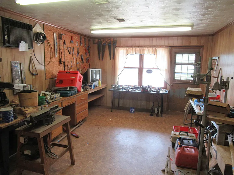 1357 Beal Rd — Photo 28