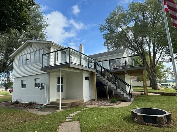 145 Abel Dr, Guttenberg, IA 52052