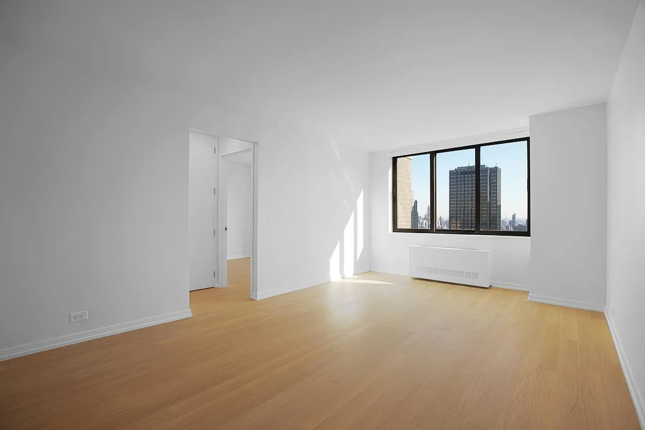 124 West 60th Street — Photo 2