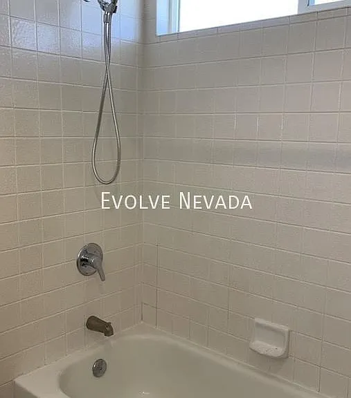 3 bed, 2.0 bath, 1334 sqft, $2,295 — Photo 15