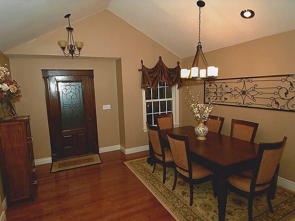 4th image of 1414 Burnett Ln
