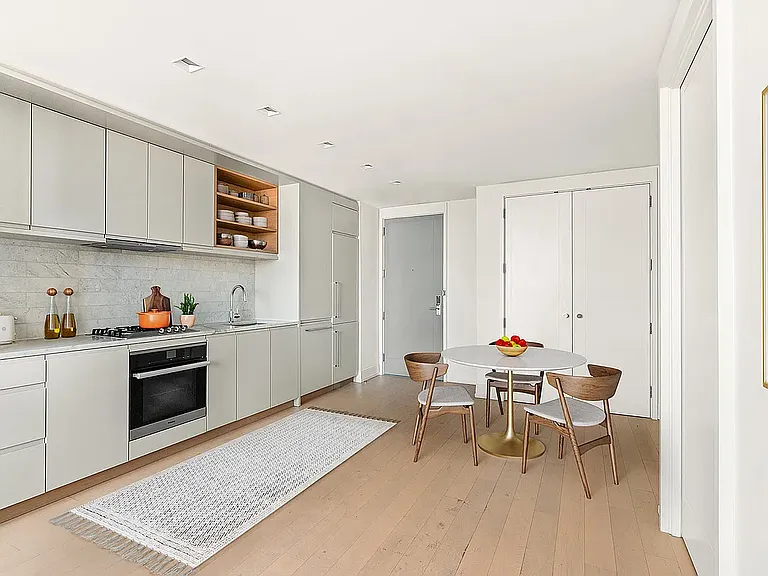 550 Vanderbilt Ave #702 — Photo 4