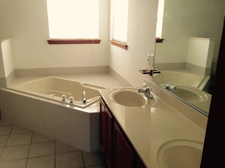 122 ponsonby master bath tub and sinks_09242020