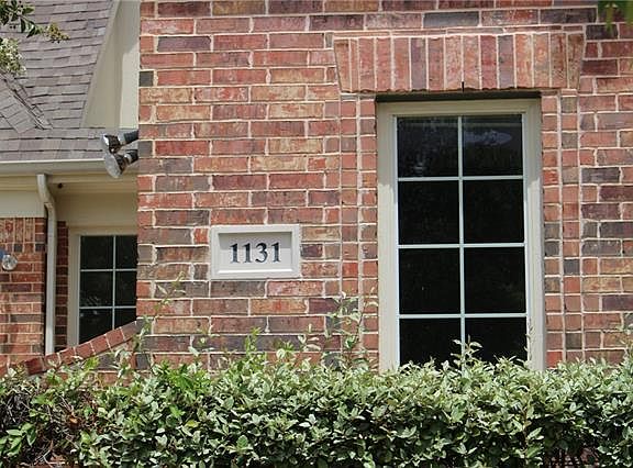 3rd image of 1131 Westminster Ave