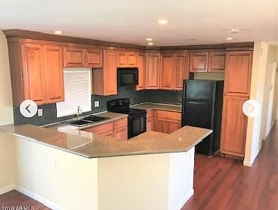 2nd image of 3002 W Larkspur Dr