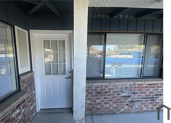 2 bed, $2,300 — Photo 1