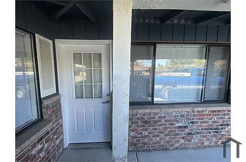 908 I St NE Photo 1