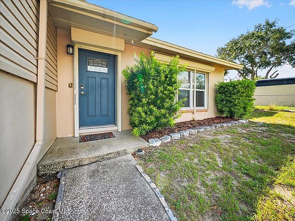2nd image of 1423 Brook Dr