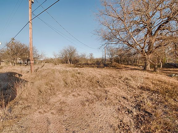 3rd image of 2802 Valley View Lane