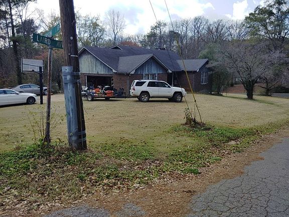 3rd image of 129 Laird Ave
