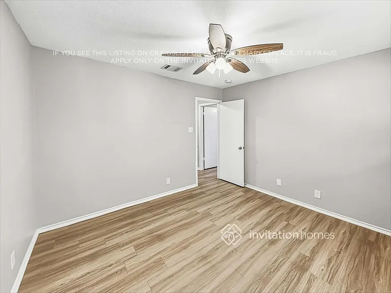 1405 Comfort St — Photo 20