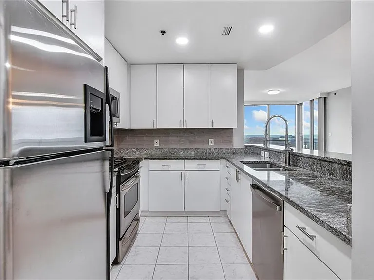 3338 Peachtree Rd NE #2401 — Photo 10