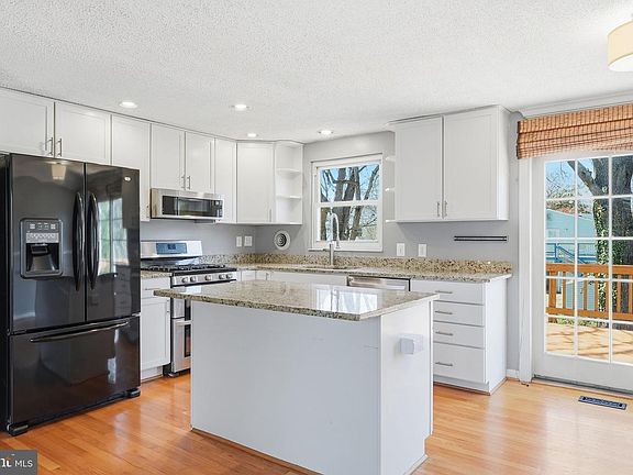 4th image of 7916 Frye Rd