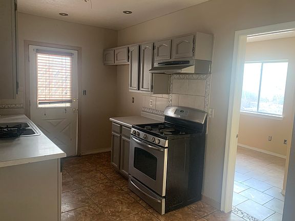 3rd image of 3257 Catherine Ann Dr