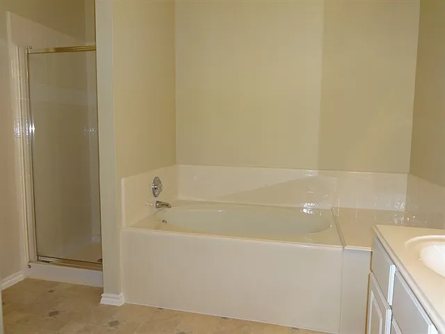 1819 Manor Dr — Photo 8