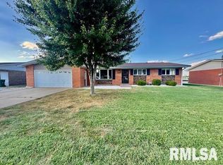 655 N 11th St, Breese, IL
