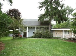 409 E Hamilton Ln, Battle Creek, MI 49015