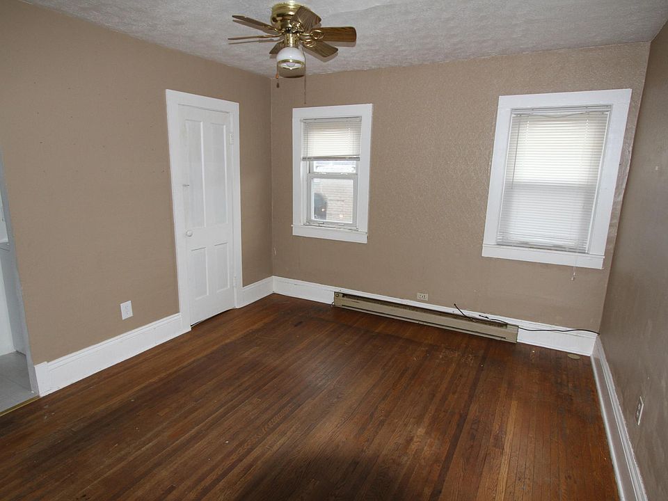 Living room 11 x 11 and closet