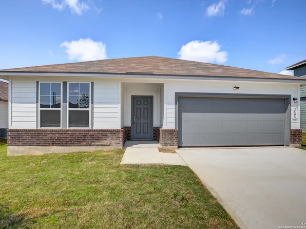 300 Ivy Roads, Seguin, TX 78155