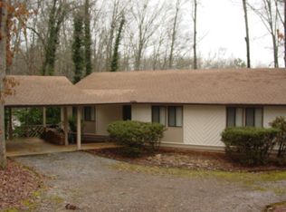 1489 Heathers Cove Cir, Hiawassee, GA 30546