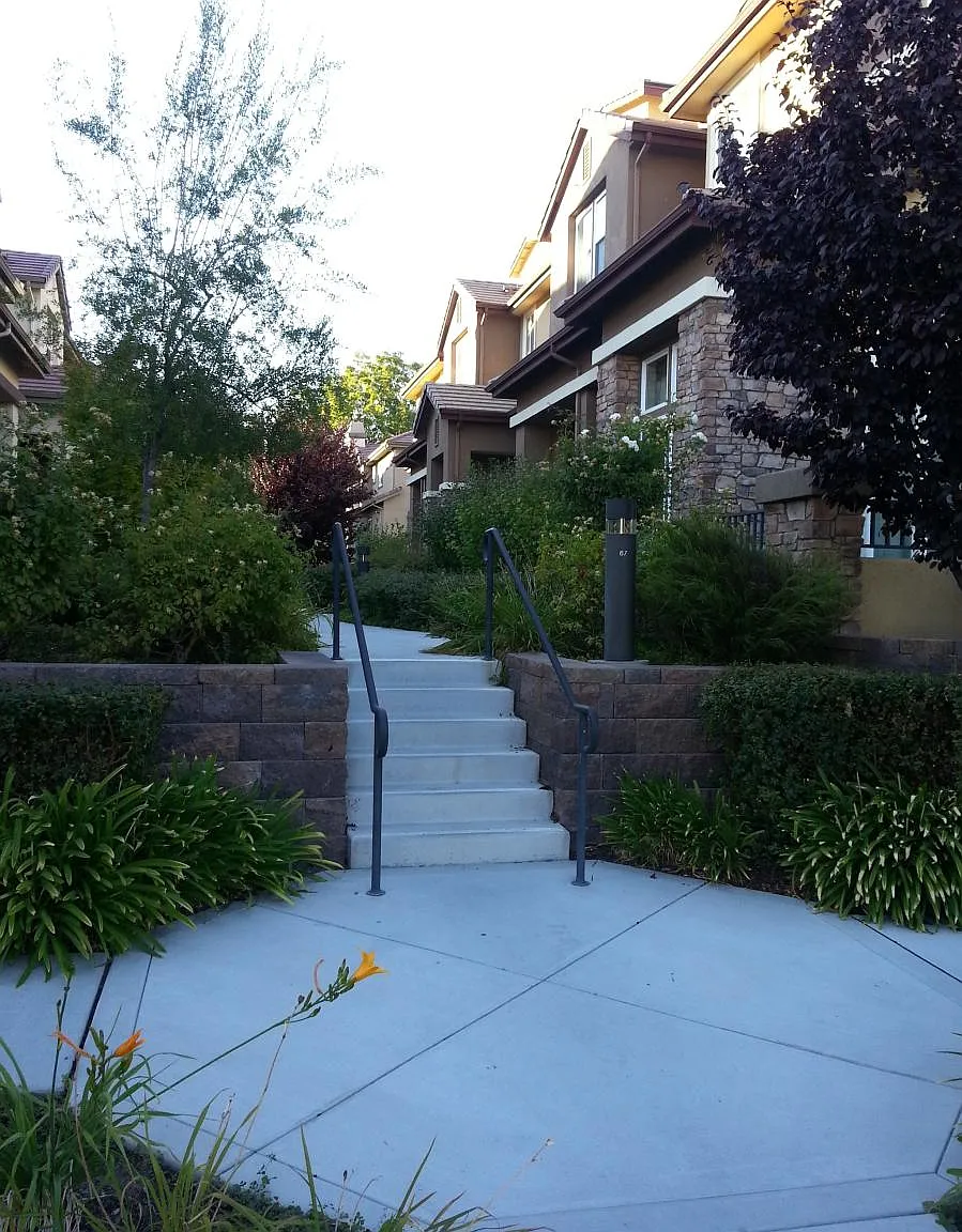 1213 Avenida Benito — Photo 2