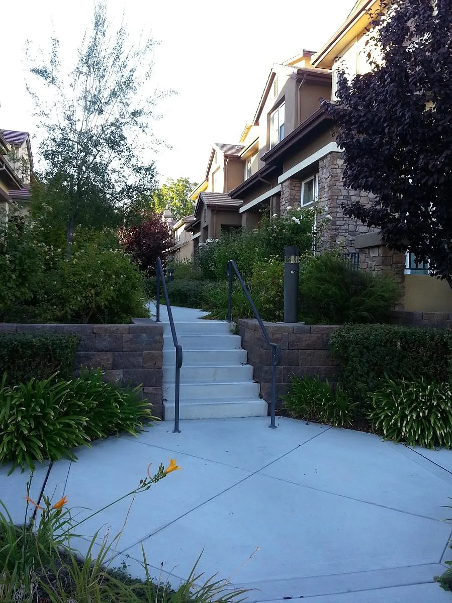 Building Photo - 1213 Avenida Benito