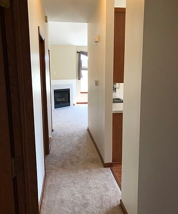 3rd image of 1709 Fieldstone Dr S