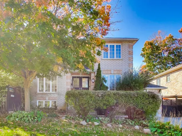 2 Chelway Rd, Toronto, ON M1J 2T7