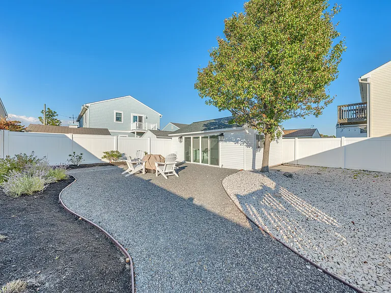 216 Sunray Beach Rd — Photo 14