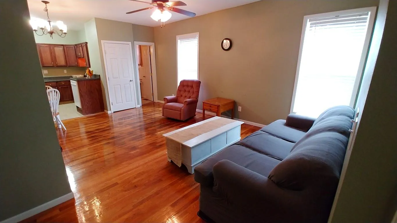 617 Ohio St — Photo 2
