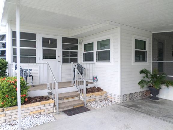 4th image of 2111 York Dr