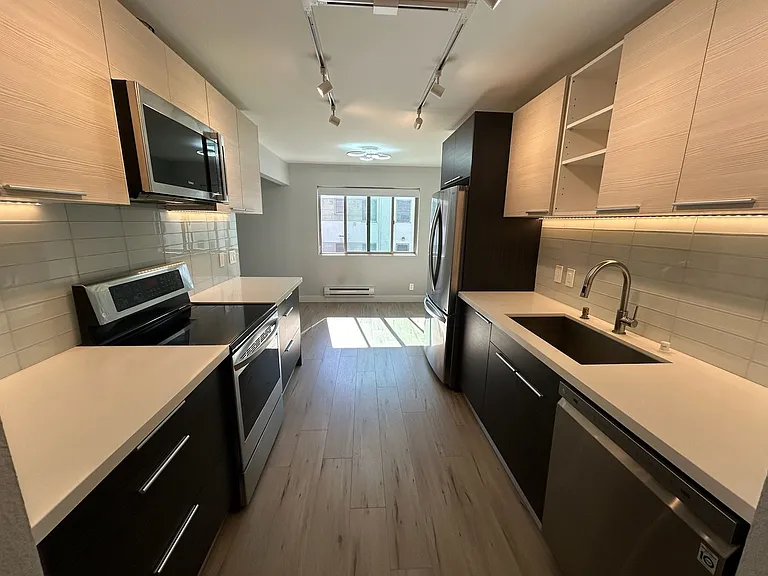 1240 Holly St — Photo 1