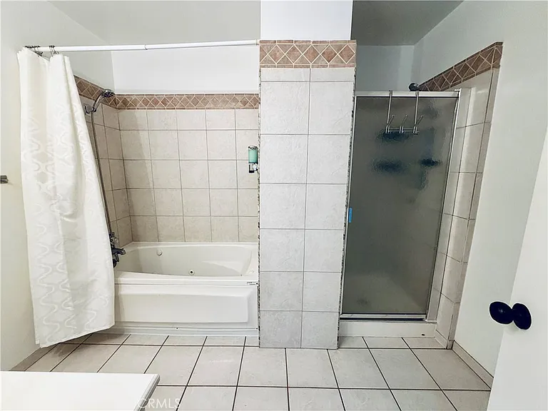 8435 Burnet Ave — Photo 11