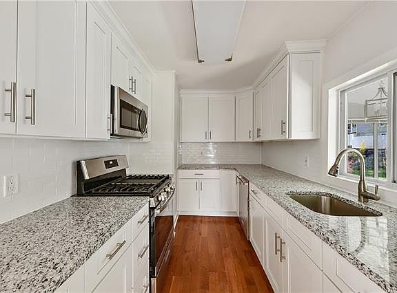 5th image of 12 Radnor Ave