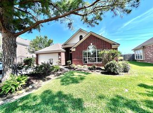 17722 Meadow Crossing Ln, Houston, TX 77095
