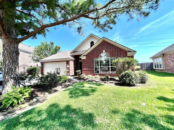 17722 Meadow Crossing Ln, Houston, TX 77095