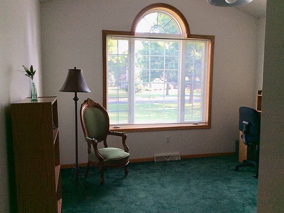 2nd image of 5515 Russell Dr