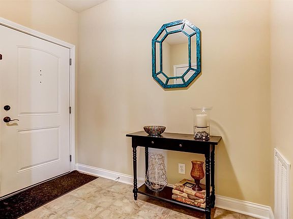3rd image of 567 Riverpointe Dr Unit 4