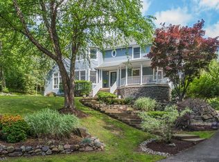 822 Westbrook Rd, West Milford, NJ 07480