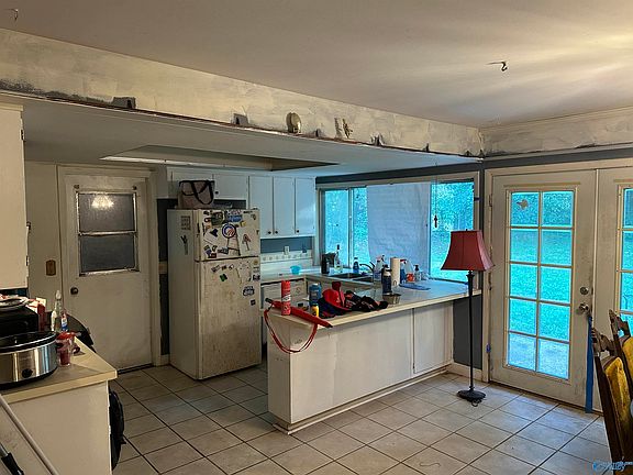 3rd image of 5025 Kyle Ln NW