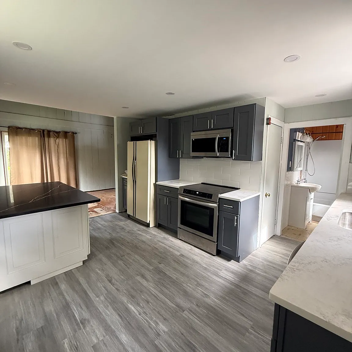 2 bed, 2.0 bath, 1000 sqft, $3,200 — Photo 4