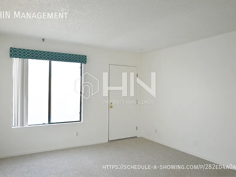 3674 Oakwood Ter #302 — Photo 4