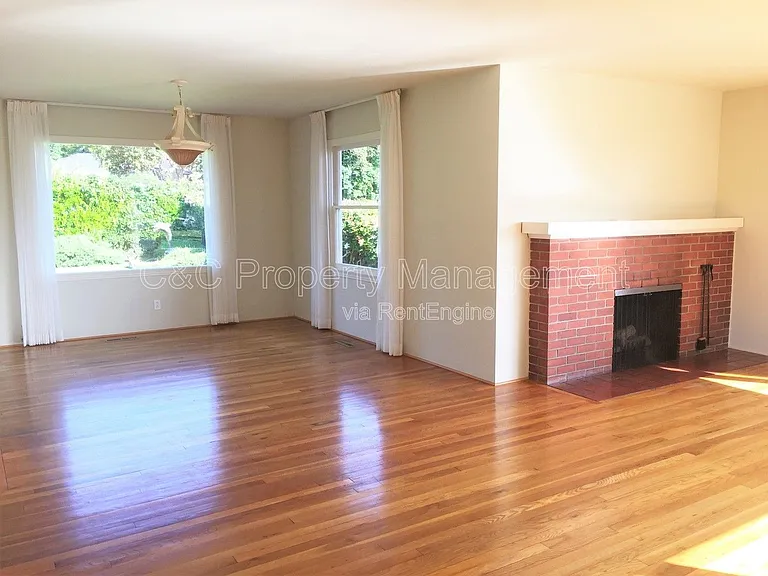170 Del Monte Blvd — Photo 2