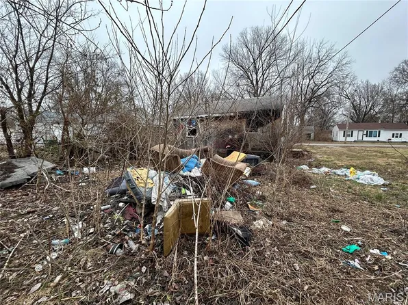 1214 Richard Dr, Cahokia, IL 62206